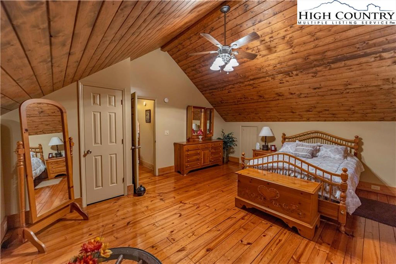 Image number 3 for the current listing