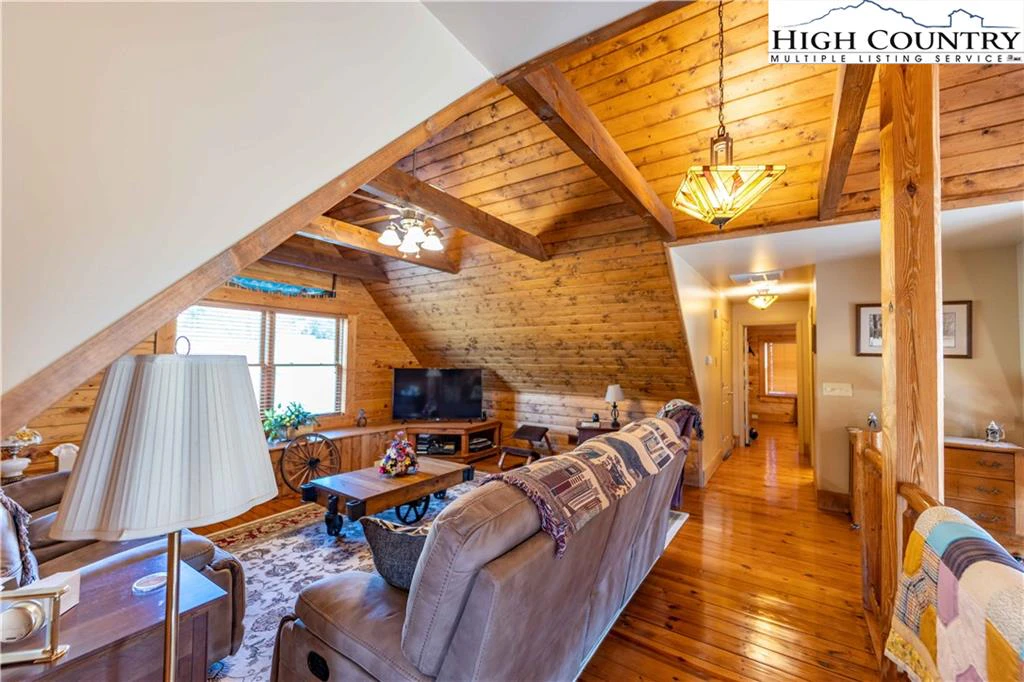 Image number 7 for the current listing