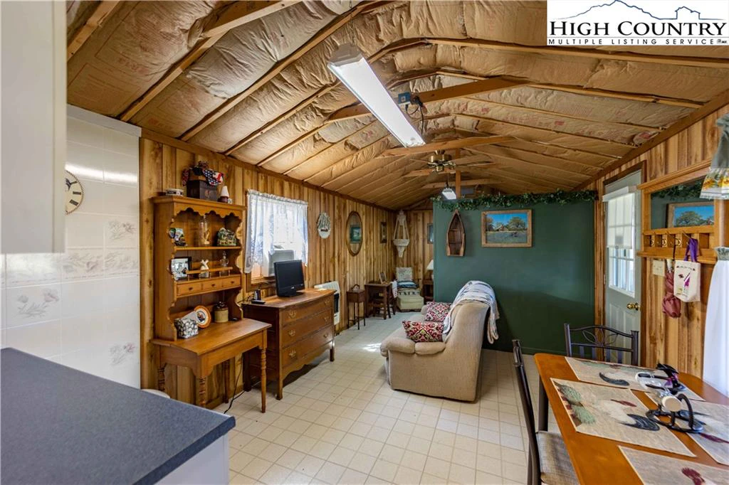 Image number 12 for the current listing