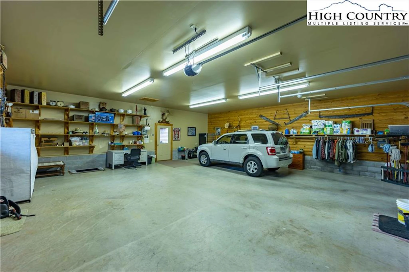 Image number 17 for the current listing