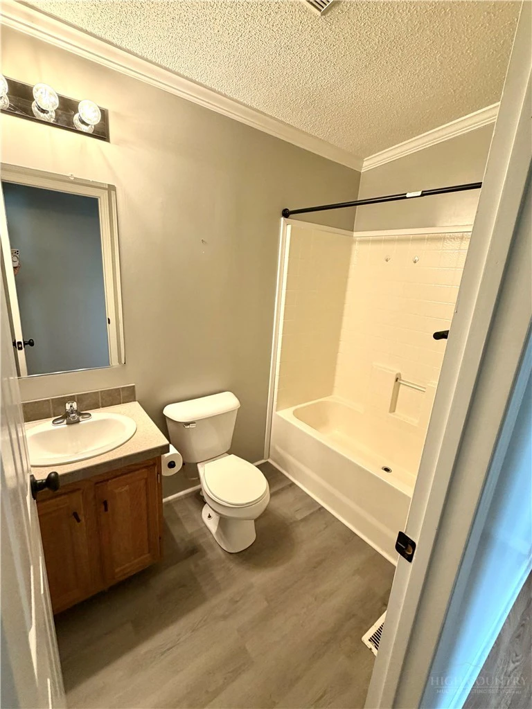 Image number 6 for the current listing