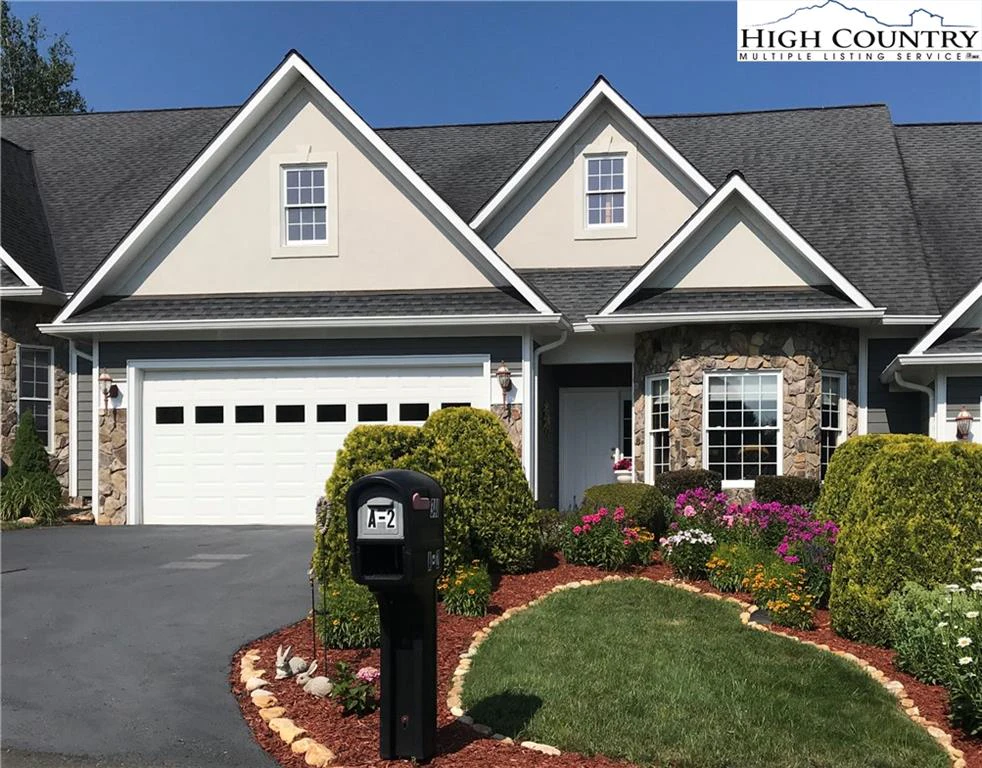 Image number 1 for the current listing