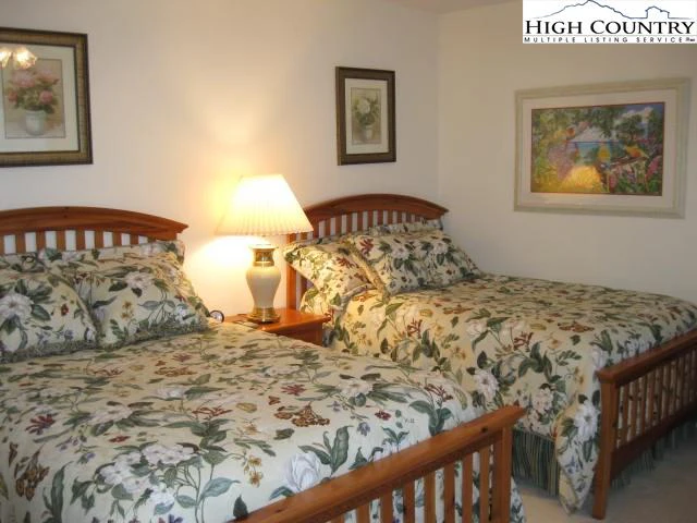Image number 12 for the current listing