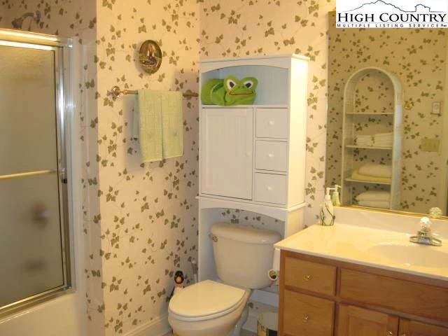 Image number 4 for the current listing