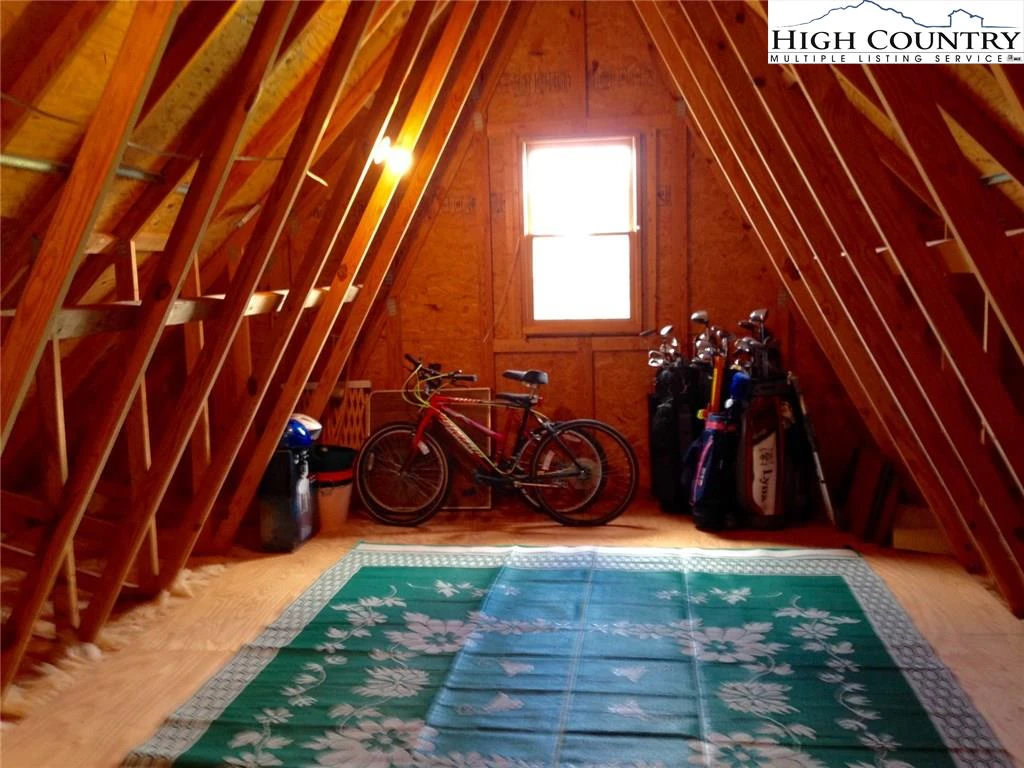 Image number 7 for the current listing