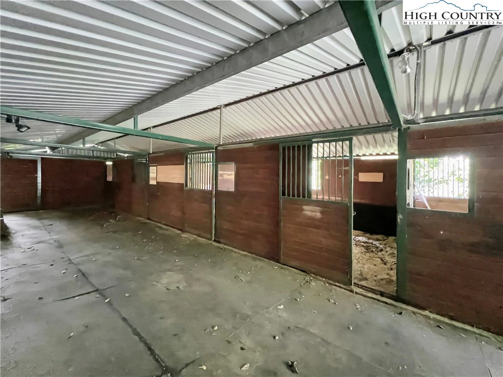 Image number 2 for the current listing