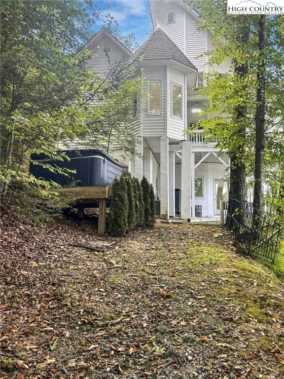 Image number 17 for the current listing