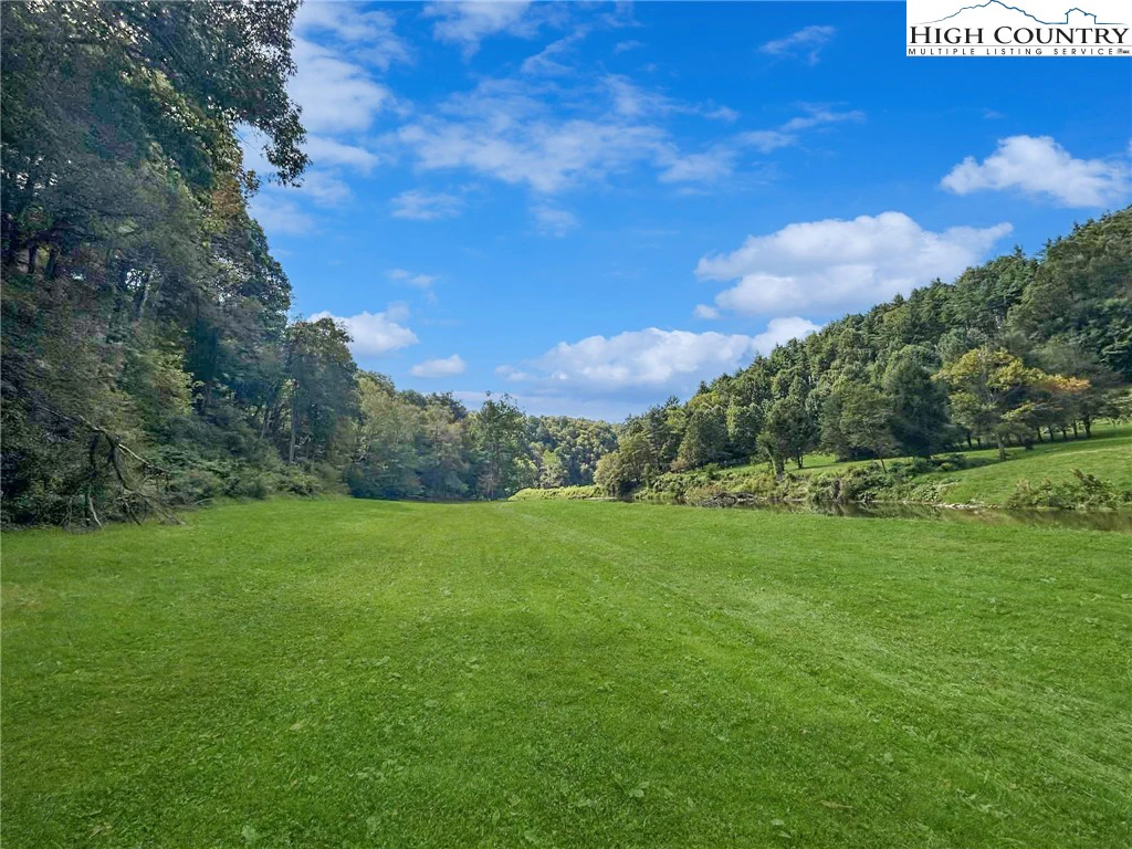 Image number 19 for the current listing