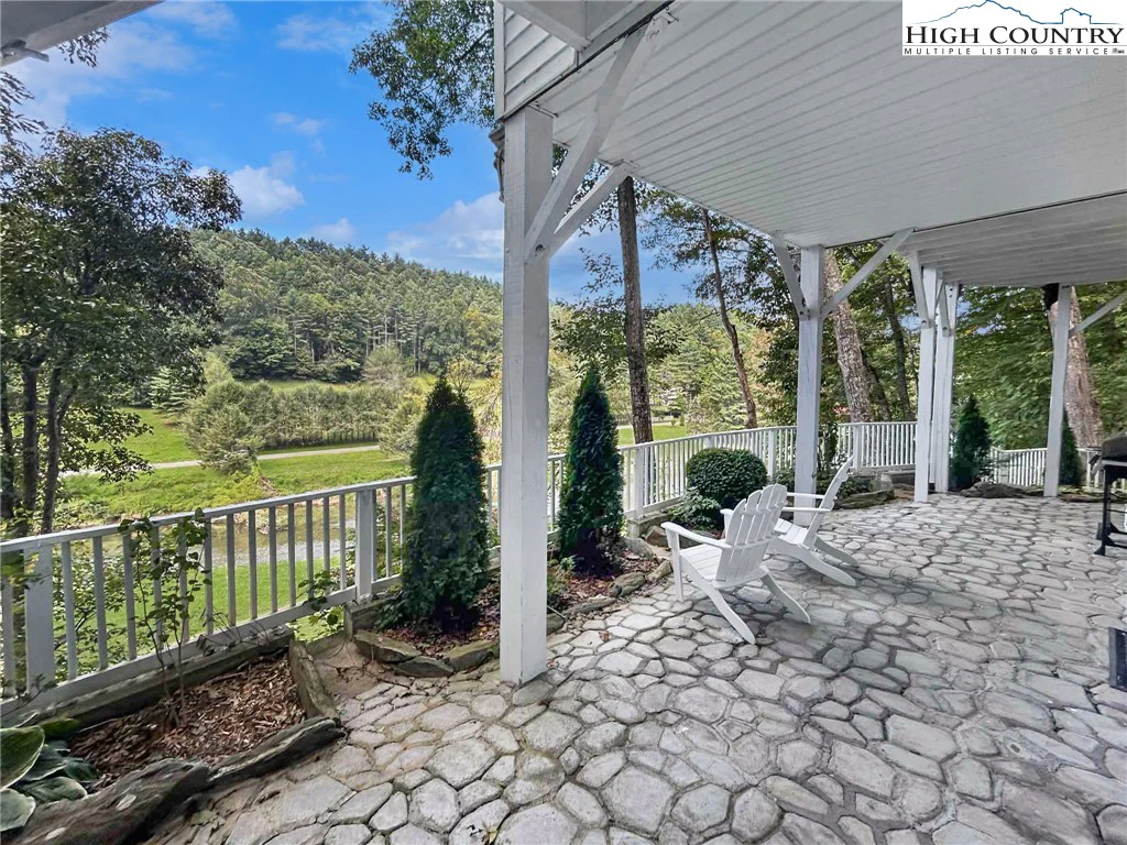 Image number 20 for the current listing