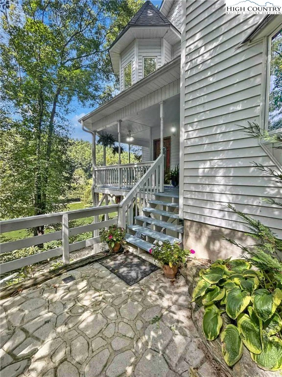 Image number 22 for the current listing