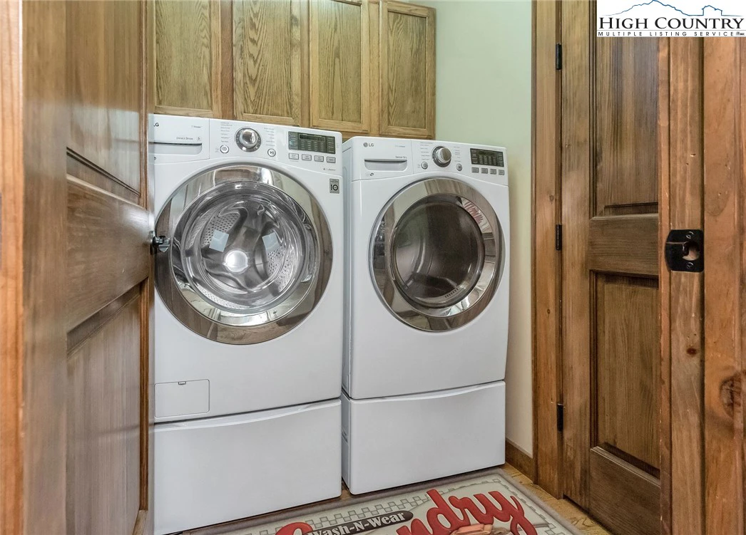 Image number 5 for the current listing