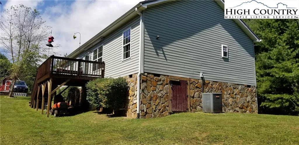 Image number 1 for the current listing