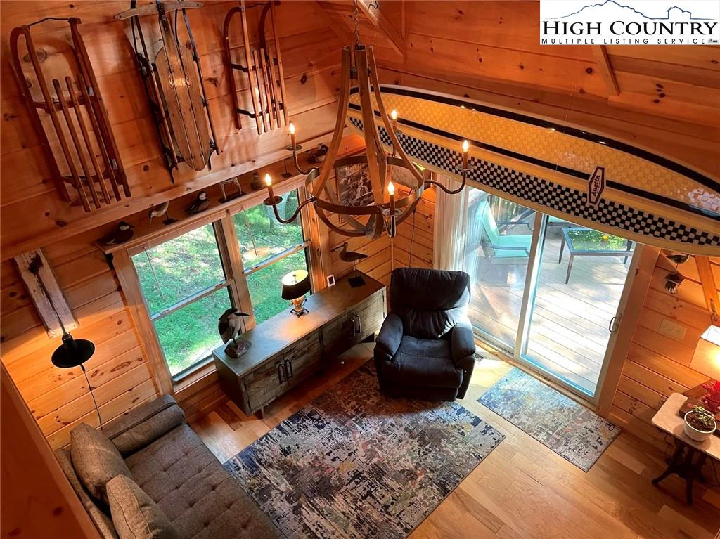Image number 3 for the current listing