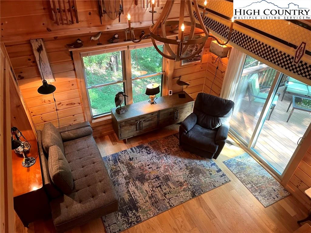 Image number 4 for the current listing