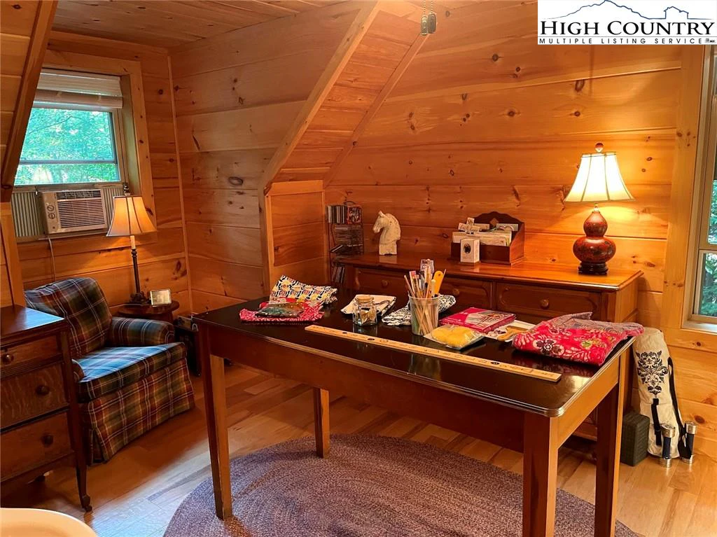 Image number 6 for the current listing