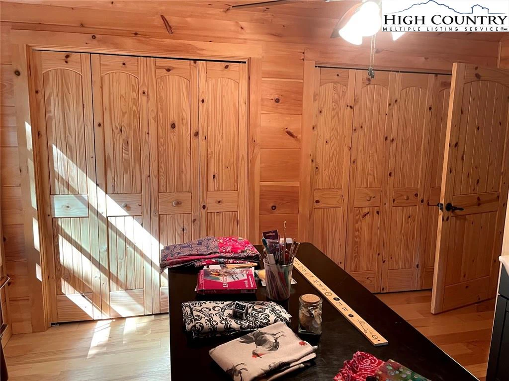 Image number 7 for the current listing