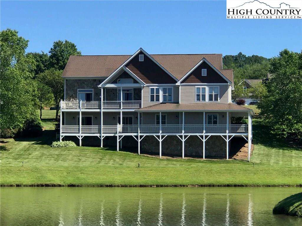 Image number 1 for the current listing