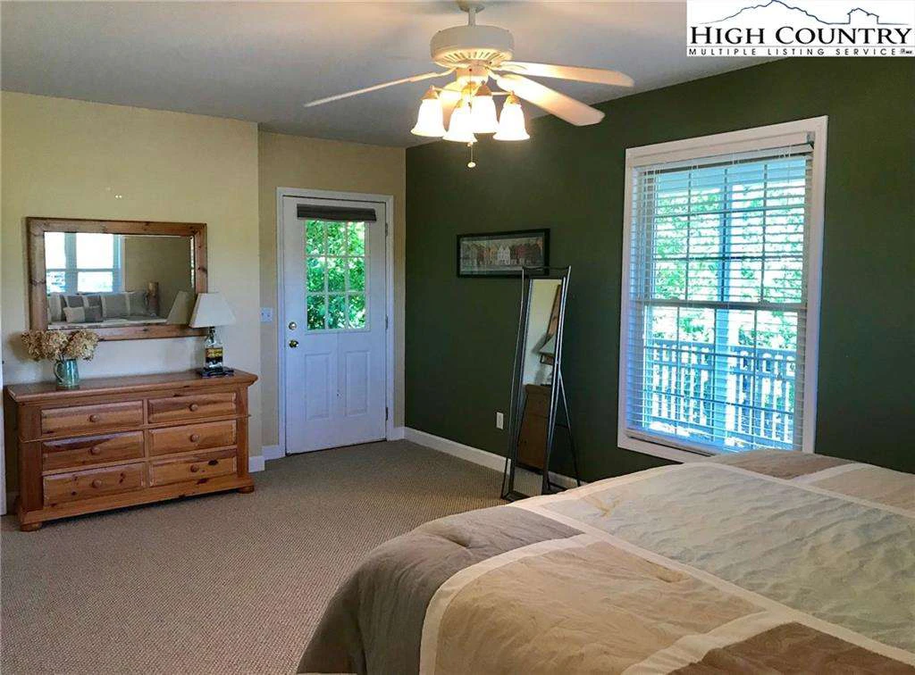 Image number 6 for the current listing