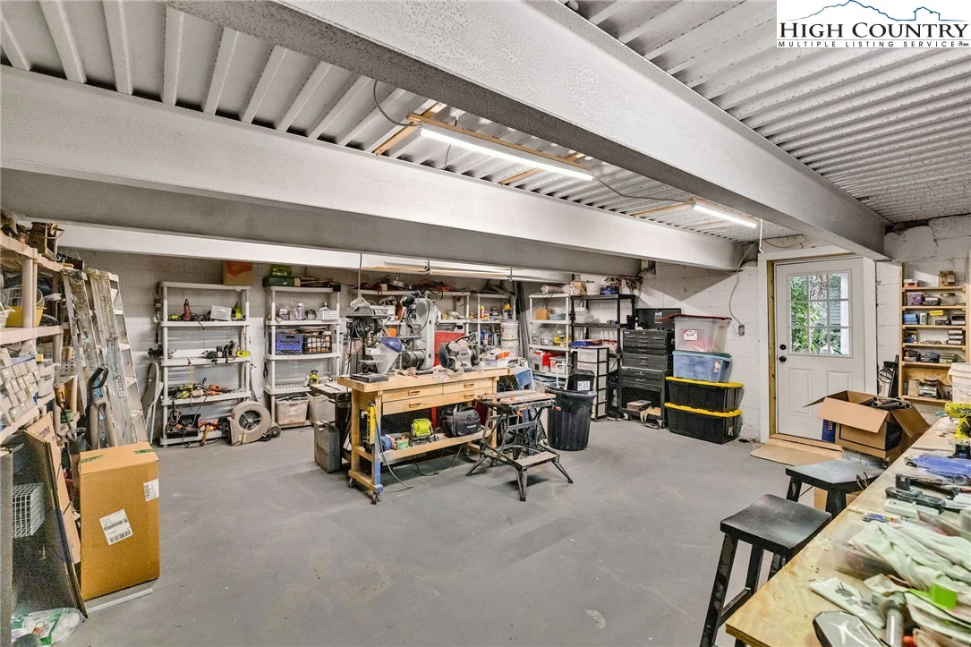 Image number 11 for the current listing
