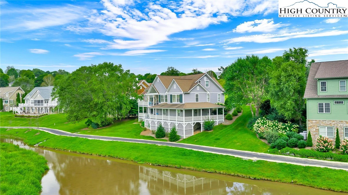 Image number 15 for the current listing