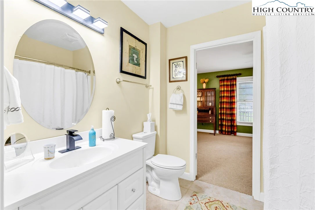 Image number 4 for the current listing