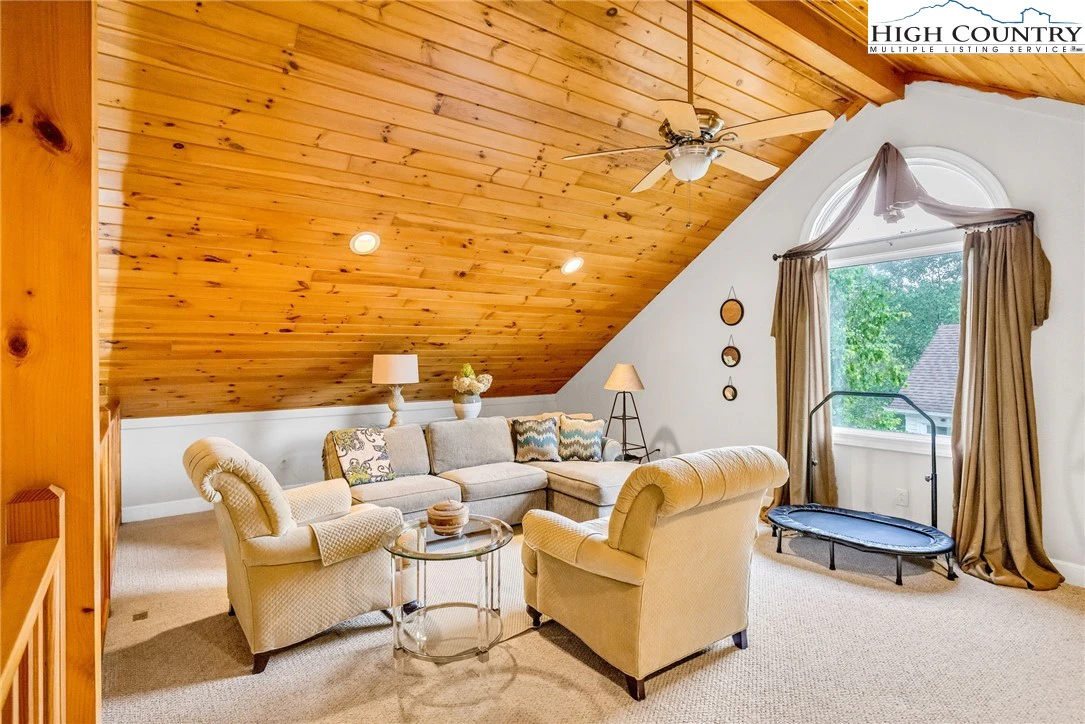 Image number 8 for the current listing