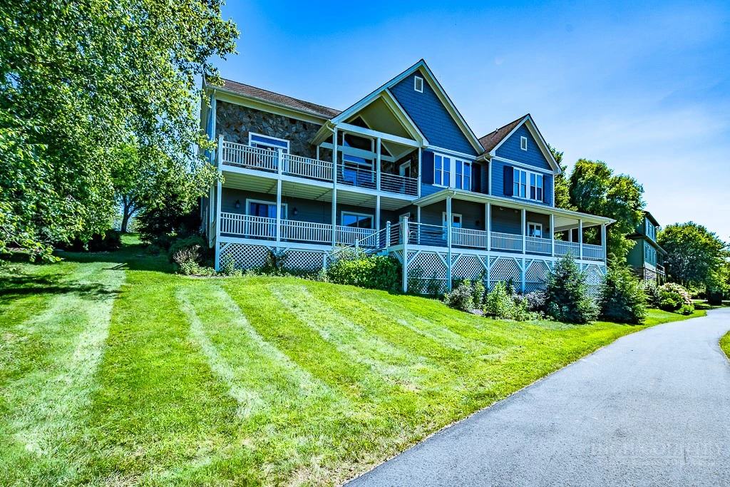 Image number 4 for the current listing