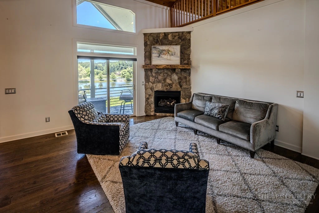 Image number 8 for the current listing