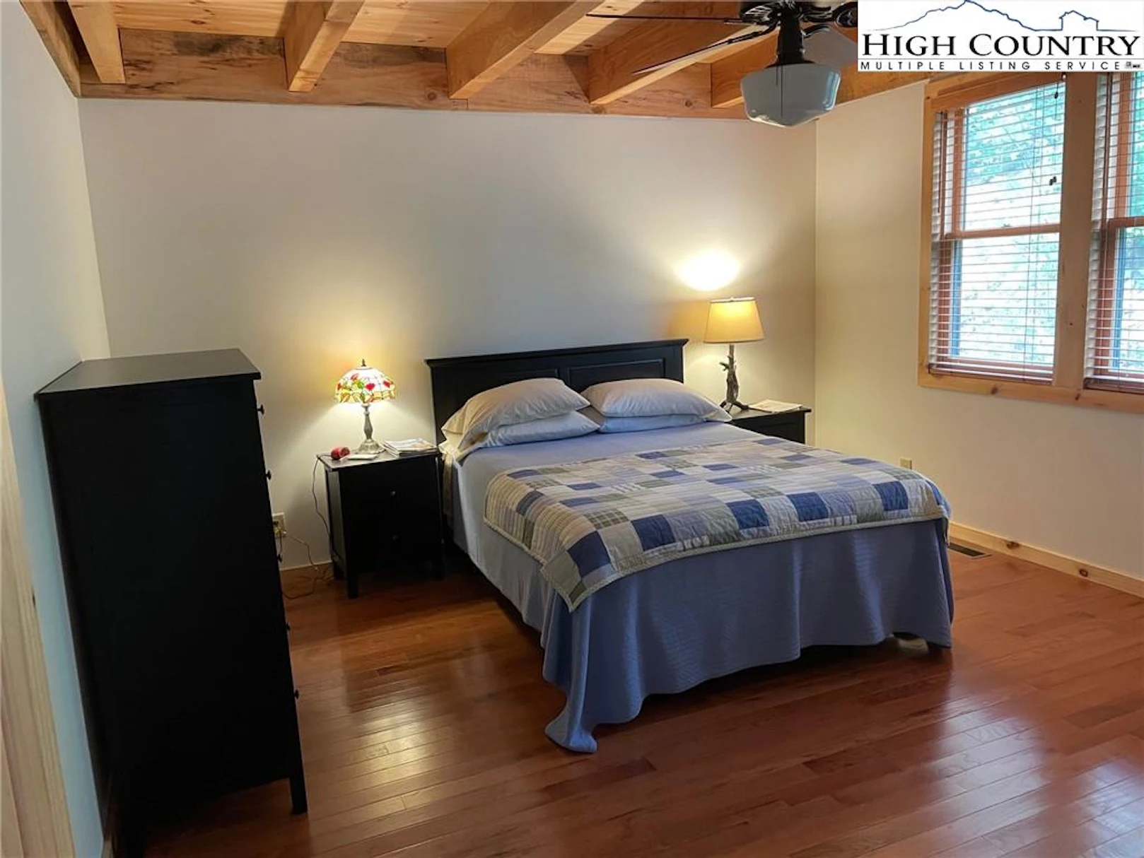 Image number 2 for the current listing
