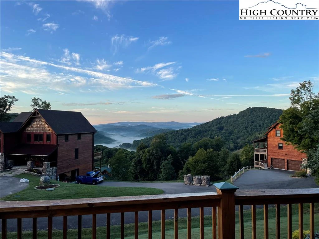 Image number 3 for the current listing