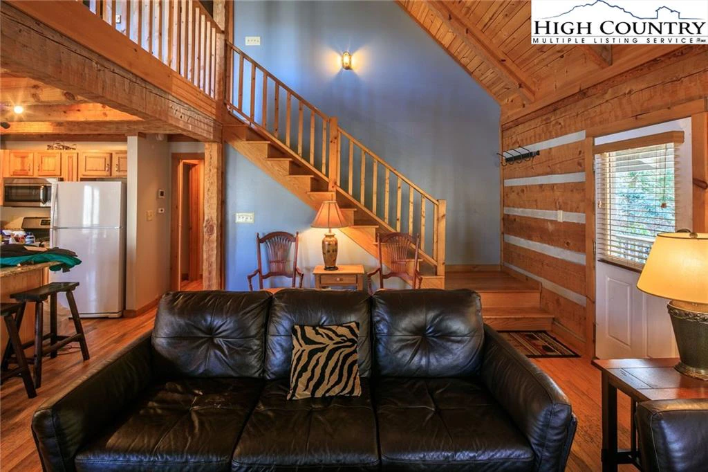 Image number 21 for the current listing