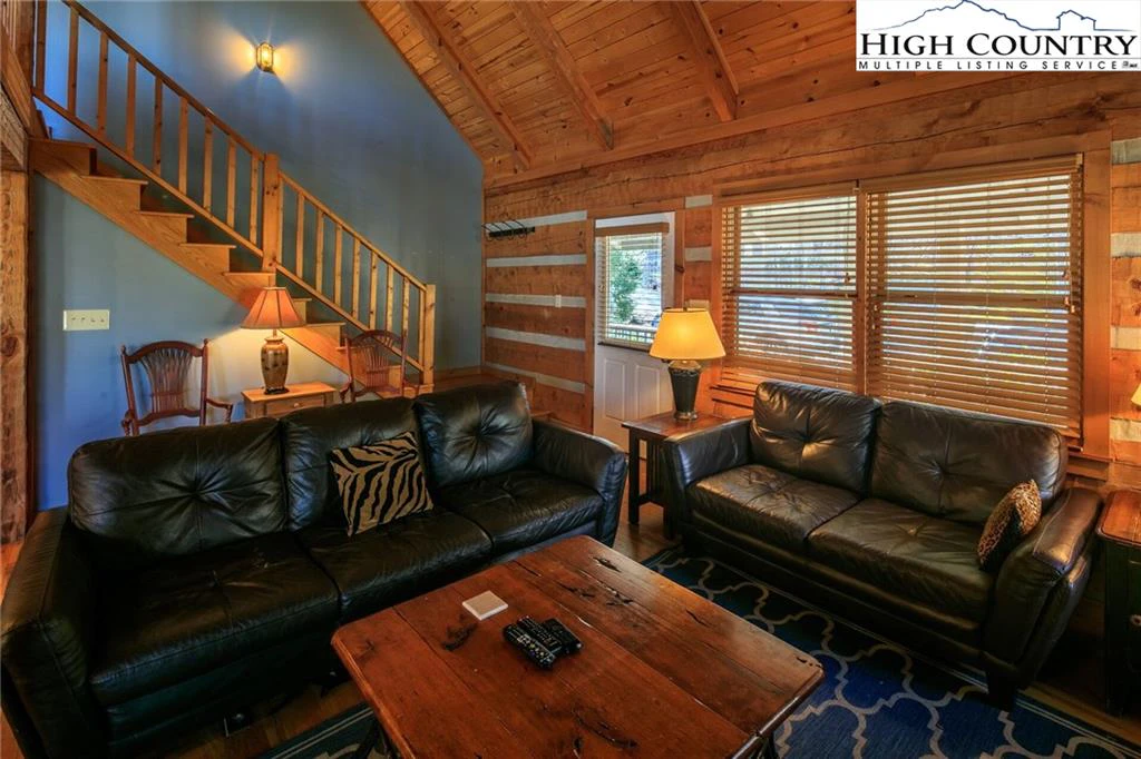 Image number 20 for the current listing