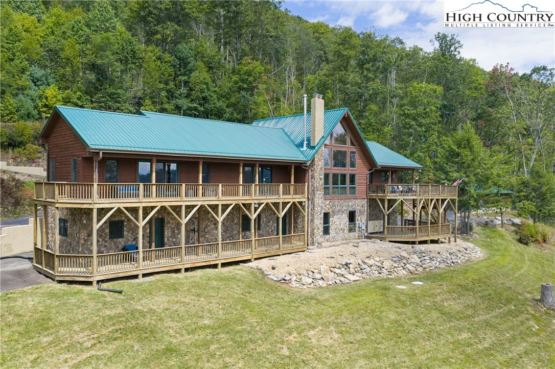 Image number 1 for the current listing