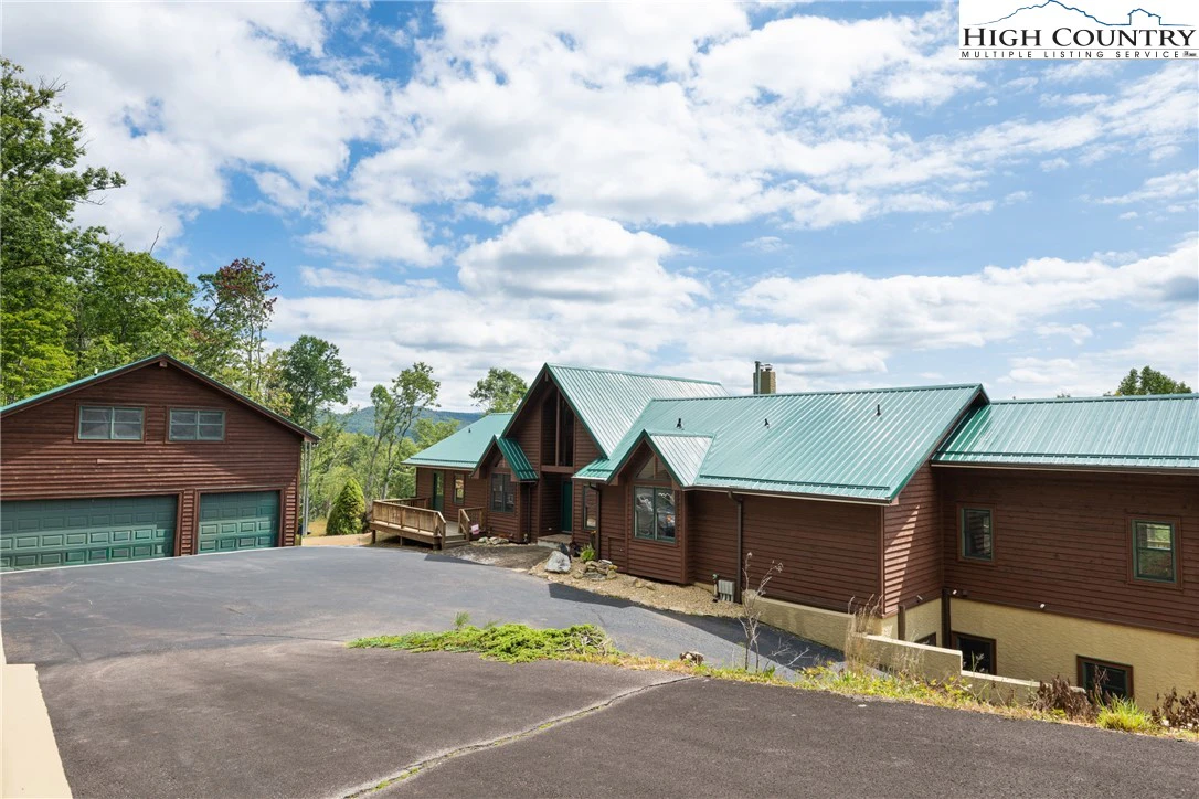 Image number 2 for the current listing