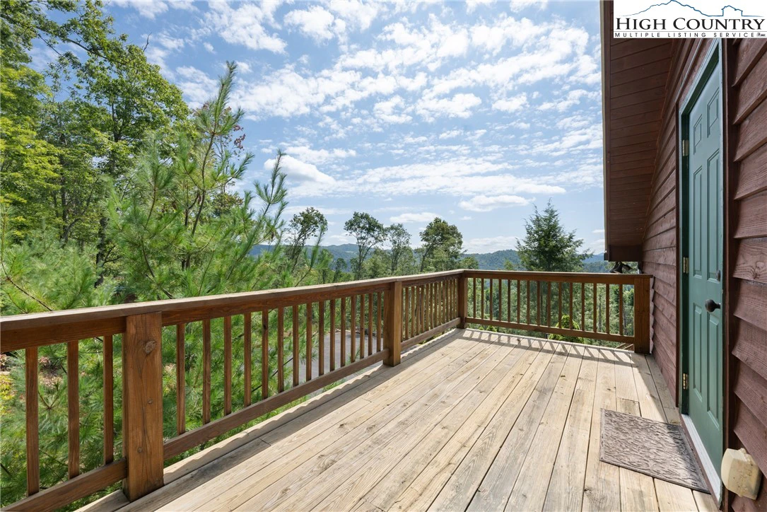 Image number 18 for the current listing