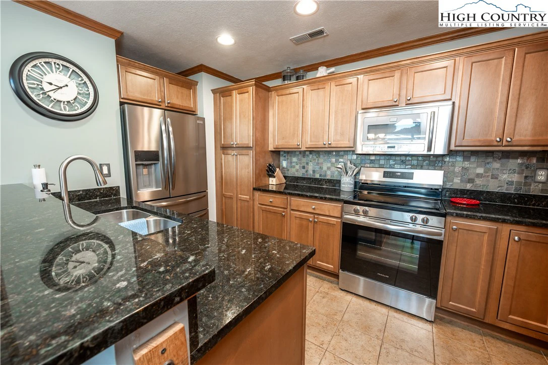Image number 6 for the current listing