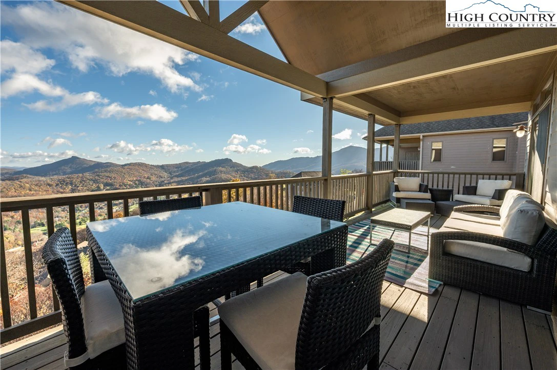 Image number 4 for the current listing