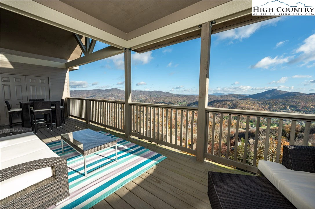 Image number 3 for the current listing
