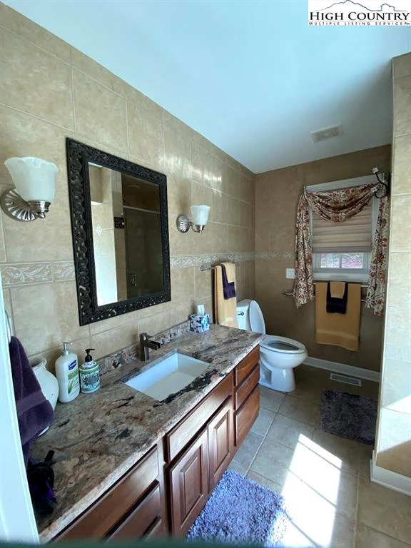 Image number 9 for the current listing