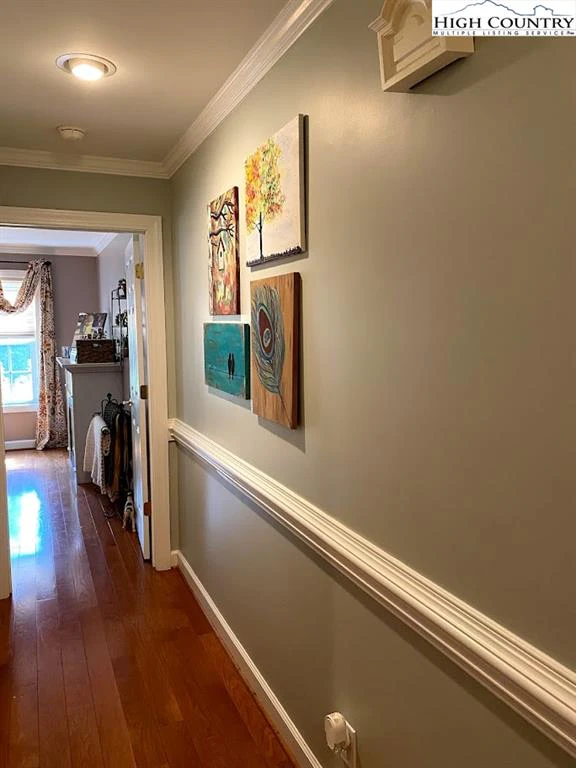Image number 18 for the current listing