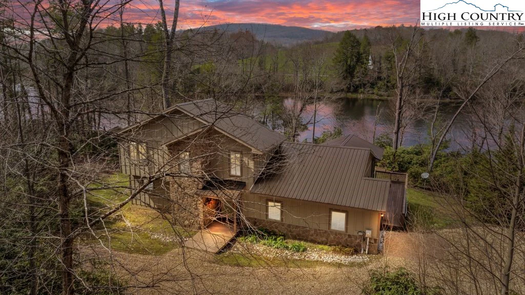Image number 1 for the current listing