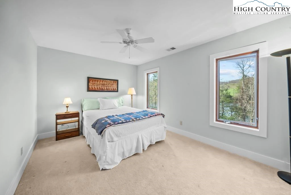 Image number 7 for the current listing