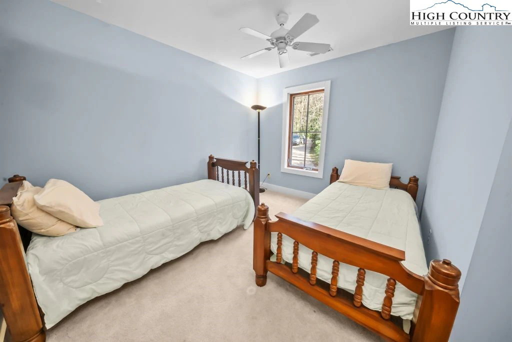Image number 10 for the current listing