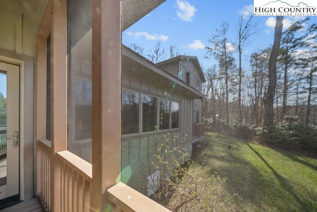 Image number 2 for the current listing
