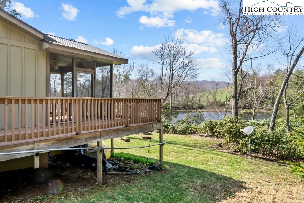 Image number 16 for the current listing