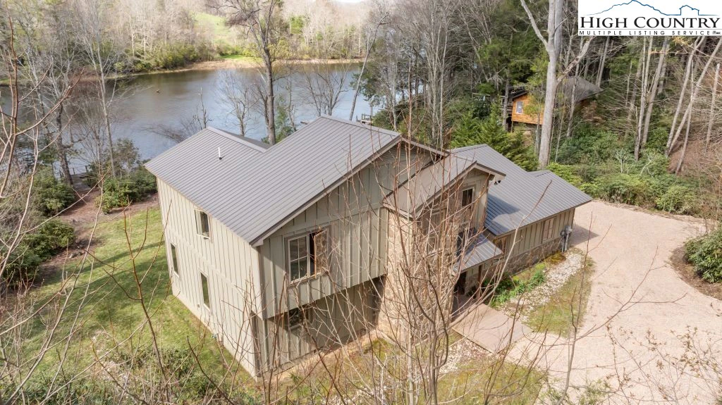 Image number 19 for the current listing