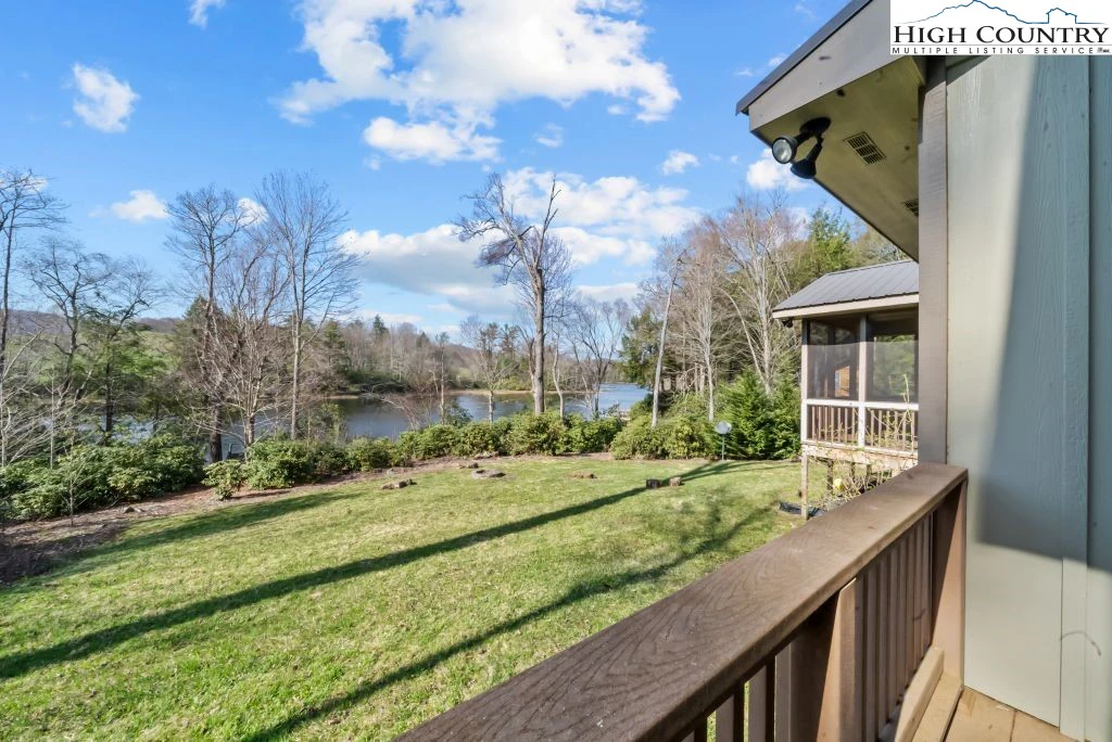 Image number 14 for the current listing