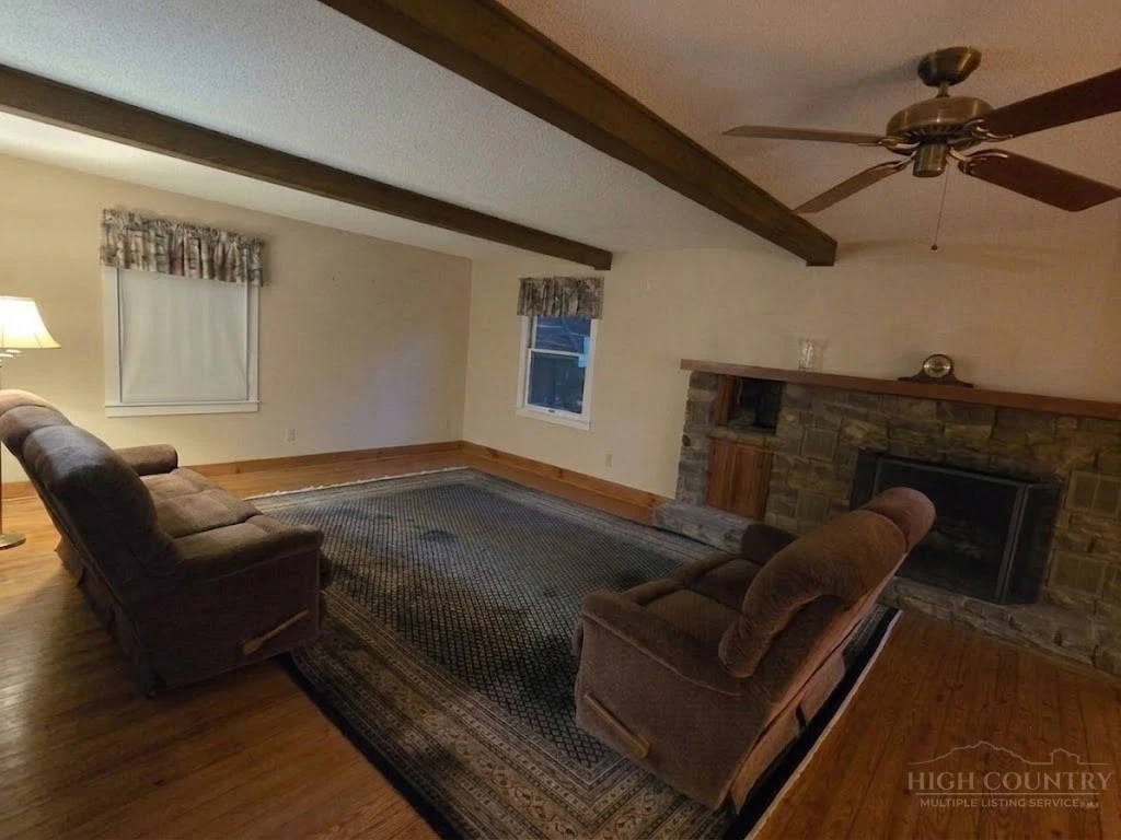 Image number 7 for the current listing