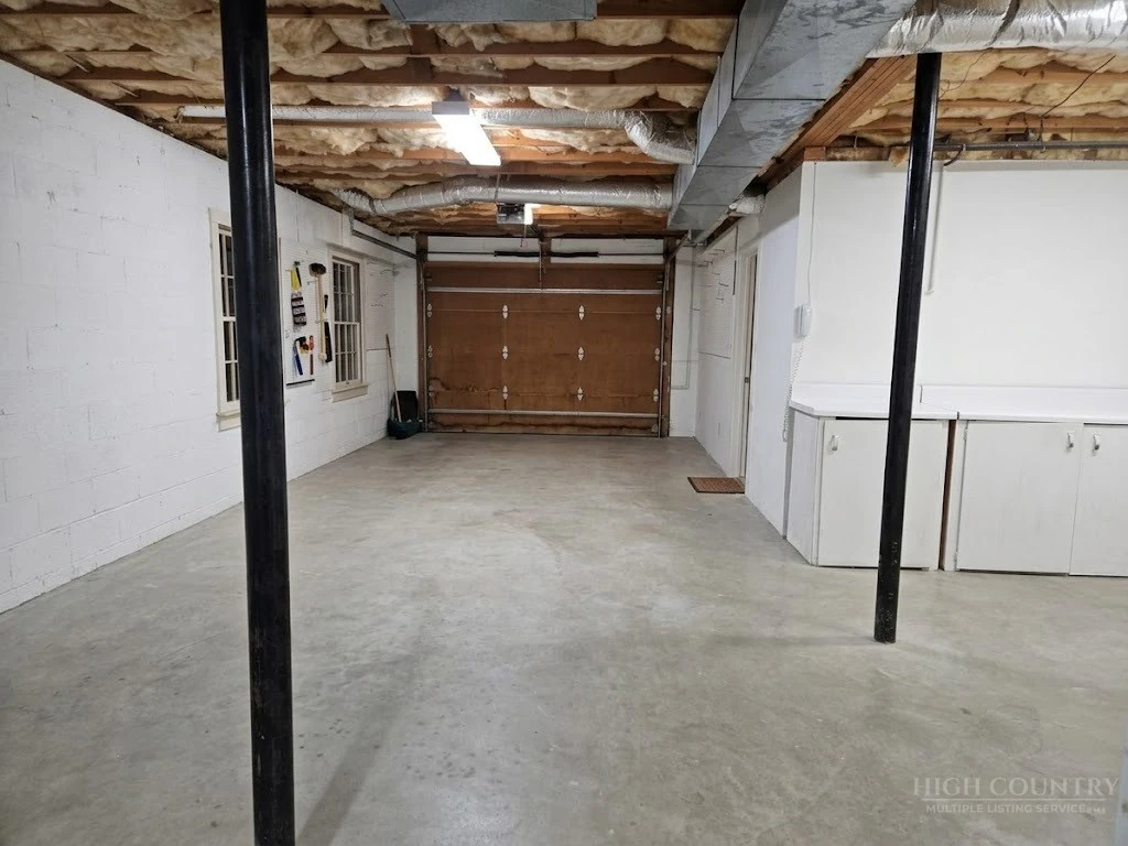 Image number 19 for the current listing