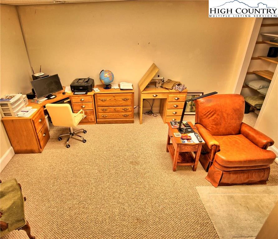 Image number 3 for the current listing